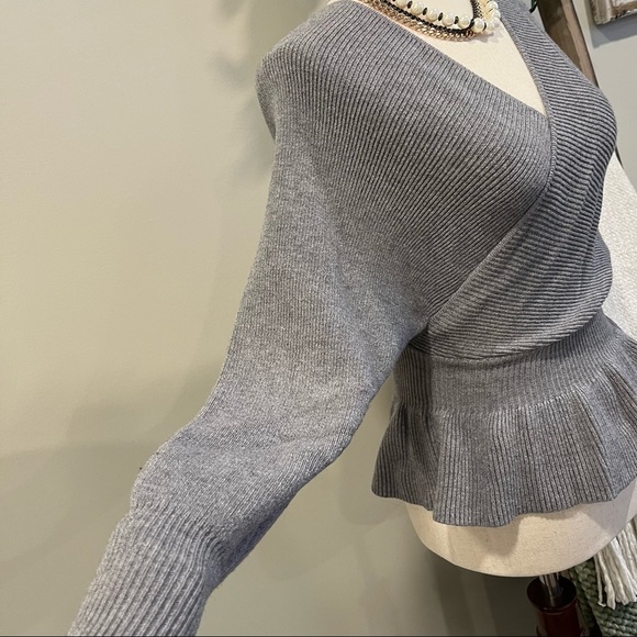 🦭 Fashion Nova V Neck Surplice Sweater - Picture 6 of 16